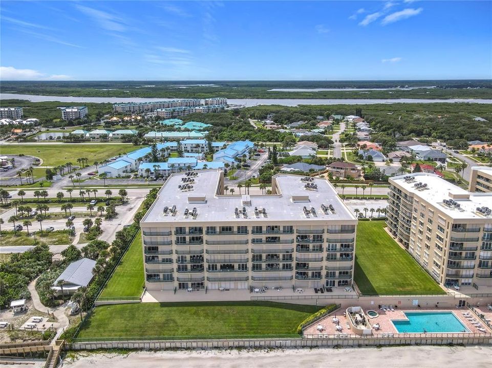 For Sale: $649,000 (3 beds, 3 baths, 2065 Square Feet)