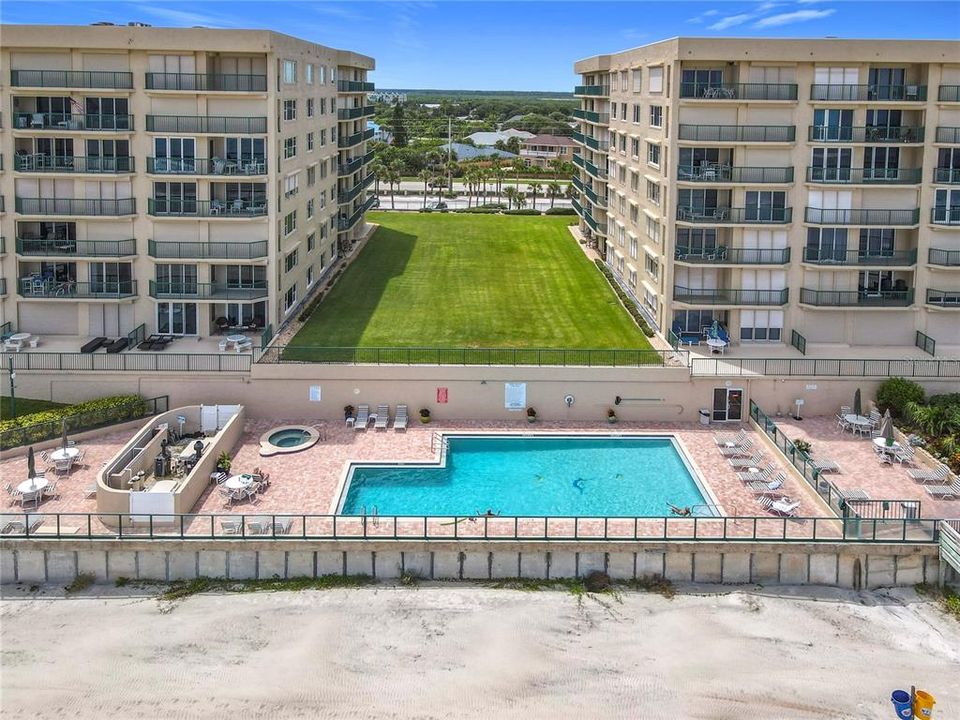 For Sale: $649,000 (3 beds, 3 baths, 2065 Square Feet)