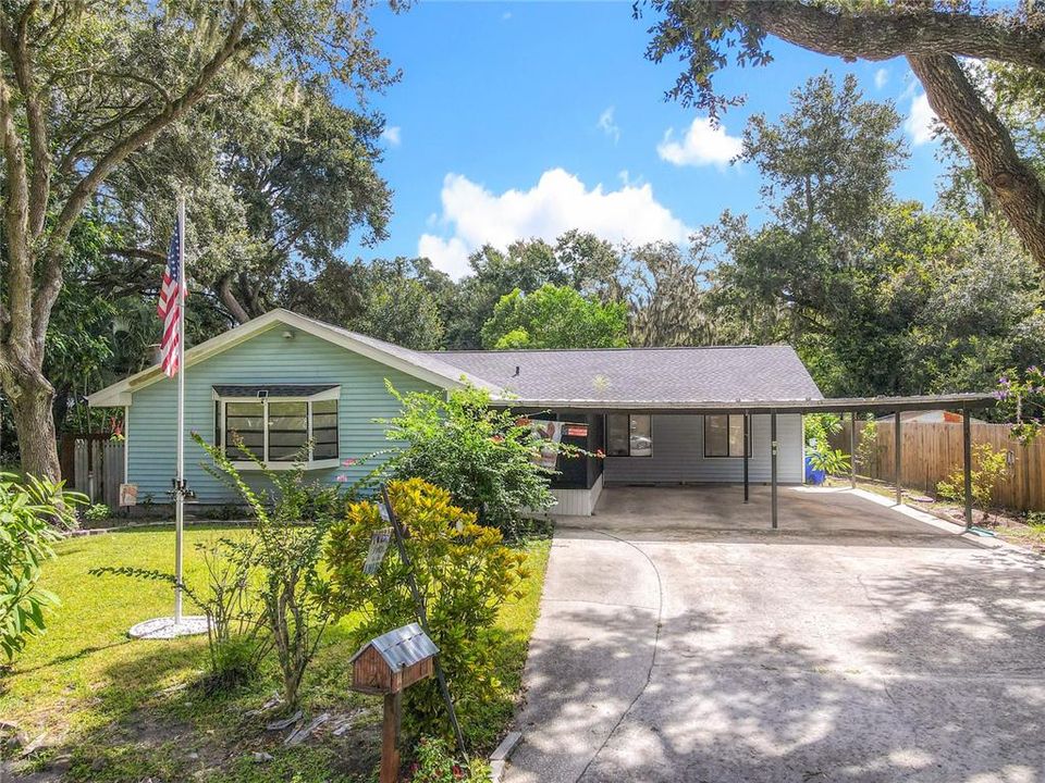 Active With Contract: $325,000 (3 beds, 2 baths, 1744 Square Feet)