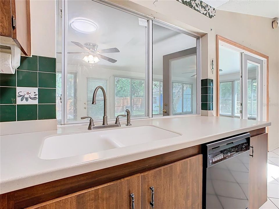 Active With Contract: $325,000 (3 beds, 2 baths, 1744 Square Feet)