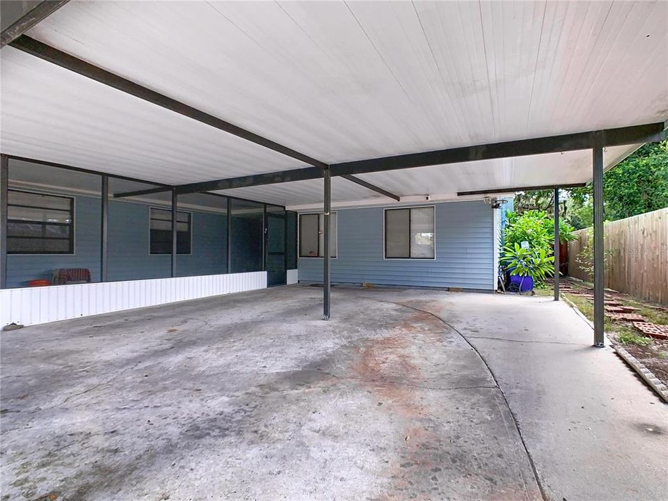 Active With Contract: $325,000 (3 beds, 2 baths, 1744 Square Feet)