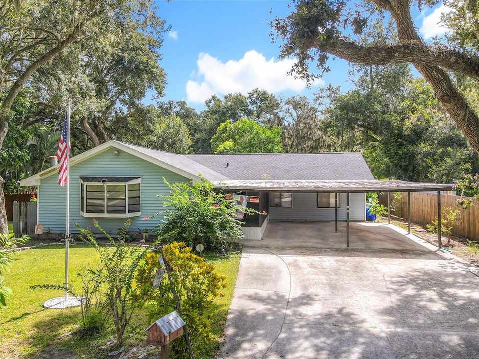 Active With Contract: $325,000 (3 beds, 2 baths, 1744 Square Feet)