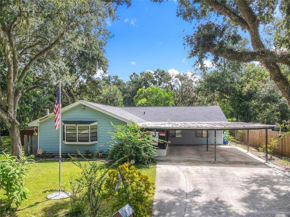 Active With Contract: $325,000 (3 beds, 2 baths, 1744 Square Feet)