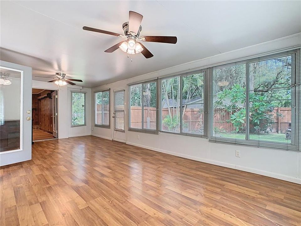 Active With Contract: $325,000 (3 beds, 2 baths, 1744 Square Feet)