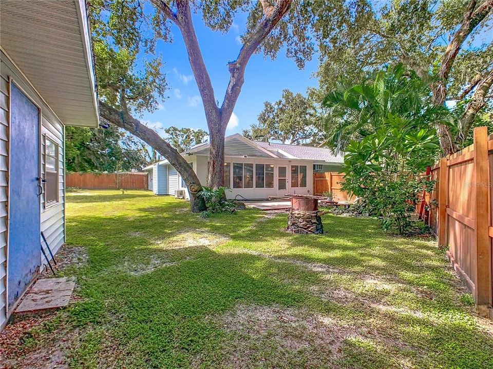 Active With Contract: $325,000 (3 beds, 2 baths, 1744 Square Feet)