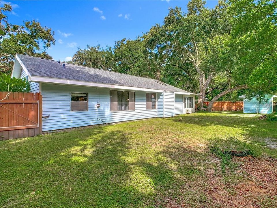 Active With Contract: $325,000 (3 beds, 2 baths, 1744 Square Feet)