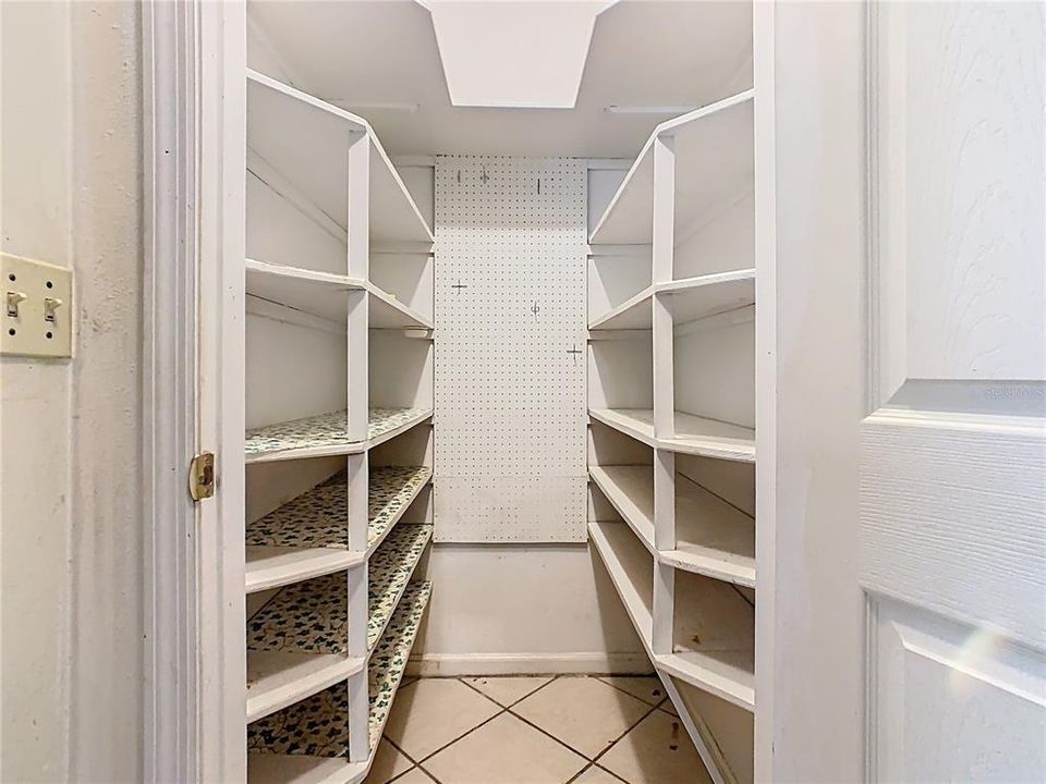 Active With Contract: $325,000 (3 beds, 2 baths, 1744 Square Feet)