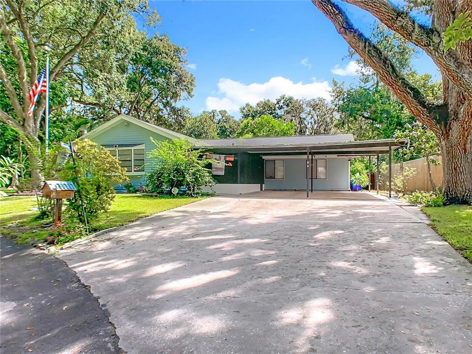 Active With Contract: $325,000 (3 beds, 2 baths, 1744 Square Feet)