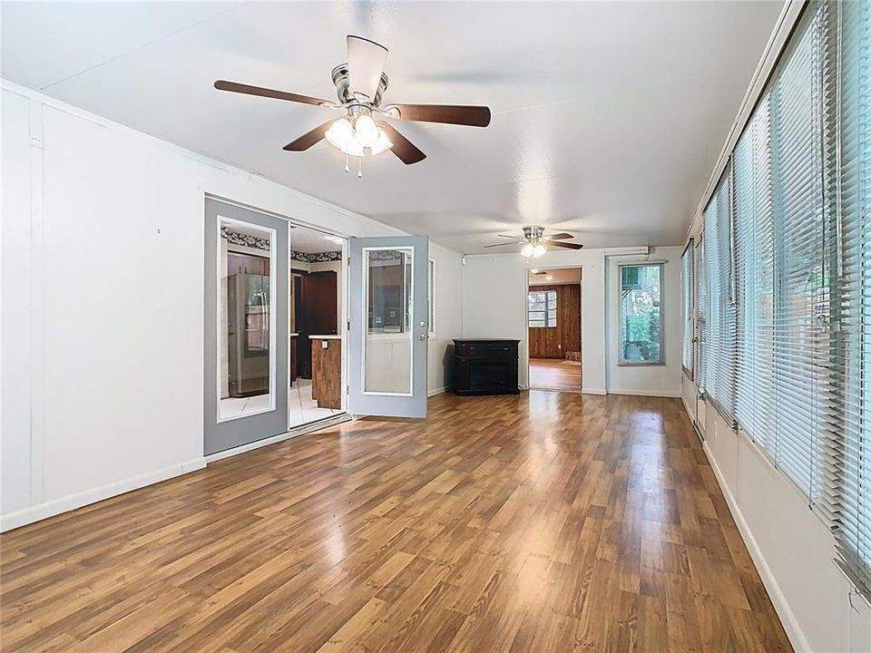 Active With Contract: $325,000 (3 beds, 2 baths, 1744 Square Feet)