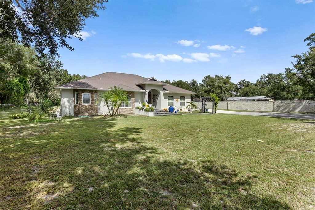 For Sale: $899,000 (5 beds, 3 baths, 4290 Square Feet)