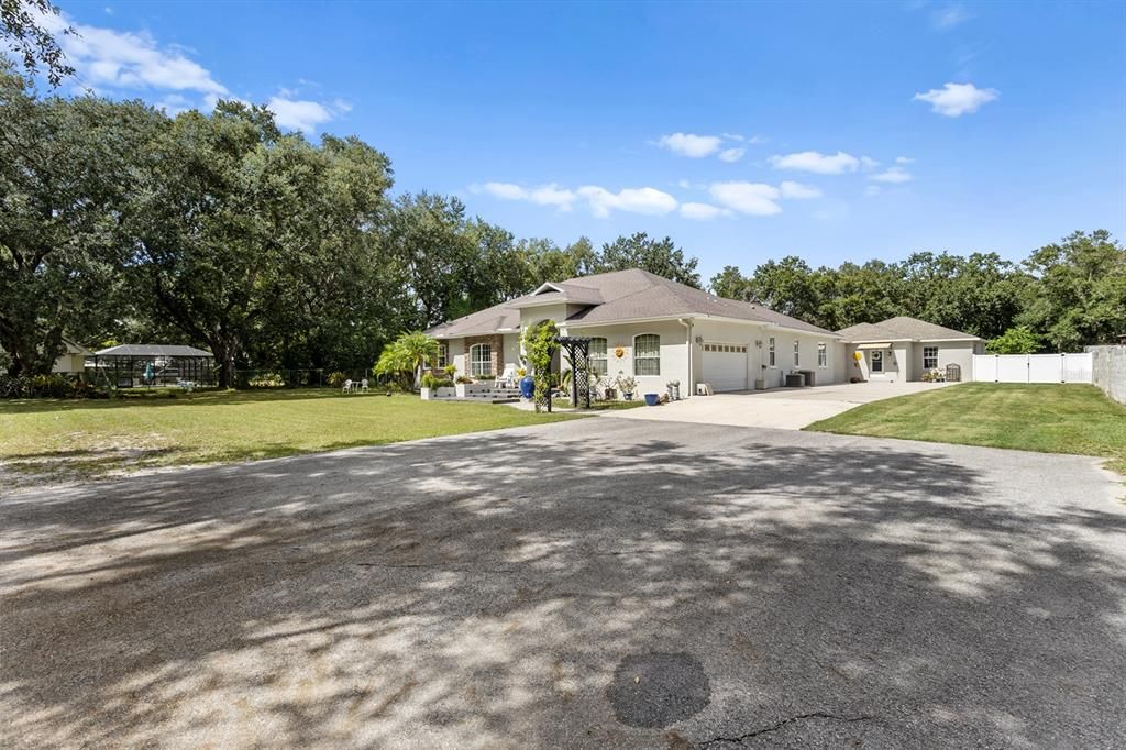 For Sale: $899,000 (5 beds, 3 baths, 4290 Square Feet)