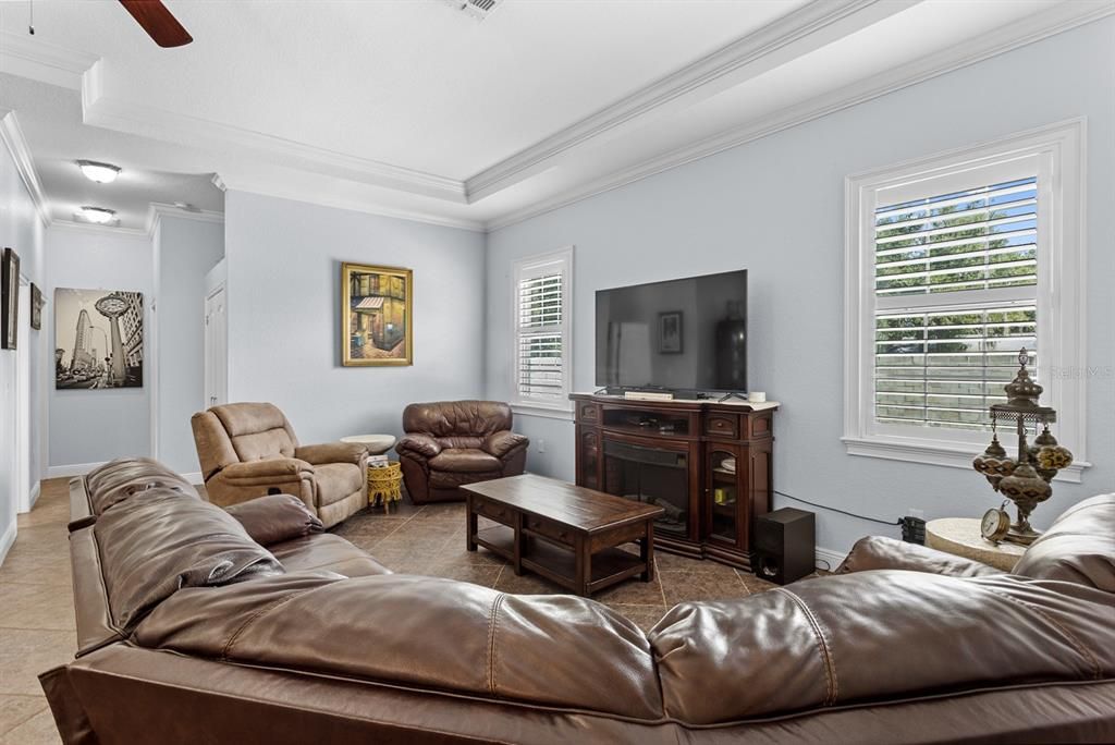 For Sale: $899,000 (5 beds, 3 baths, 4290 Square Feet)