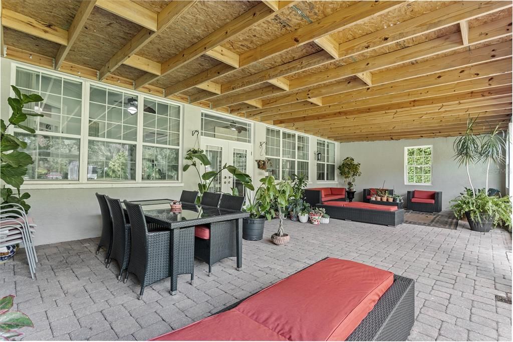 For Sale: $899,000 (5 beds, 3 baths, 4290 Square Feet)