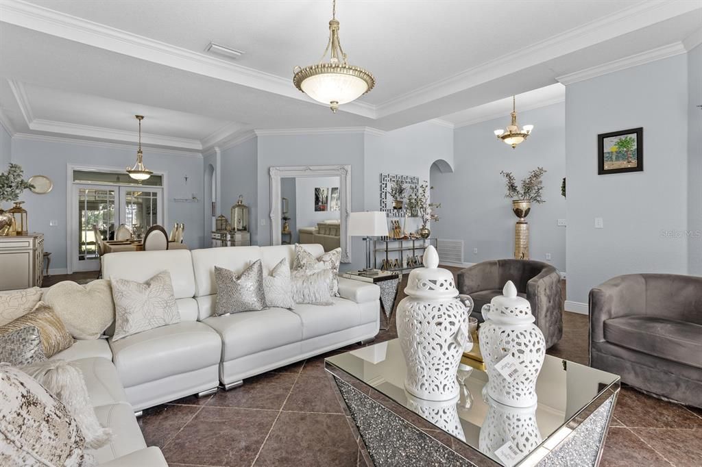 For Sale: $899,000 (5 beds, 3 baths, 4290 Square Feet)