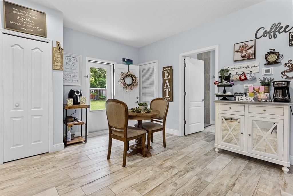 For Sale: $899,000 (5 beds, 3 baths, 4290 Square Feet)