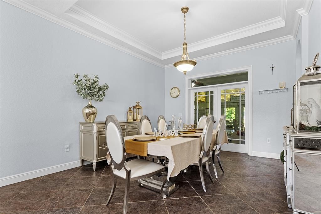 For Sale: $899,000 (5 beds, 3 baths, 4290 Square Feet)