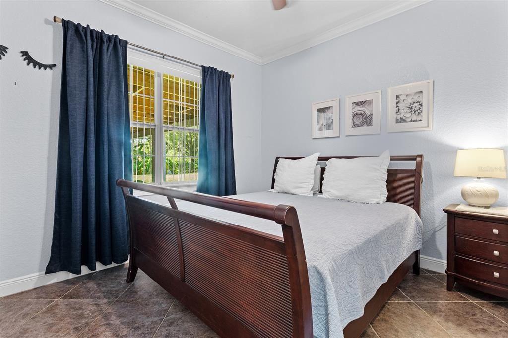 For Sale: $899,000 (5 beds, 3 baths, 4290 Square Feet)