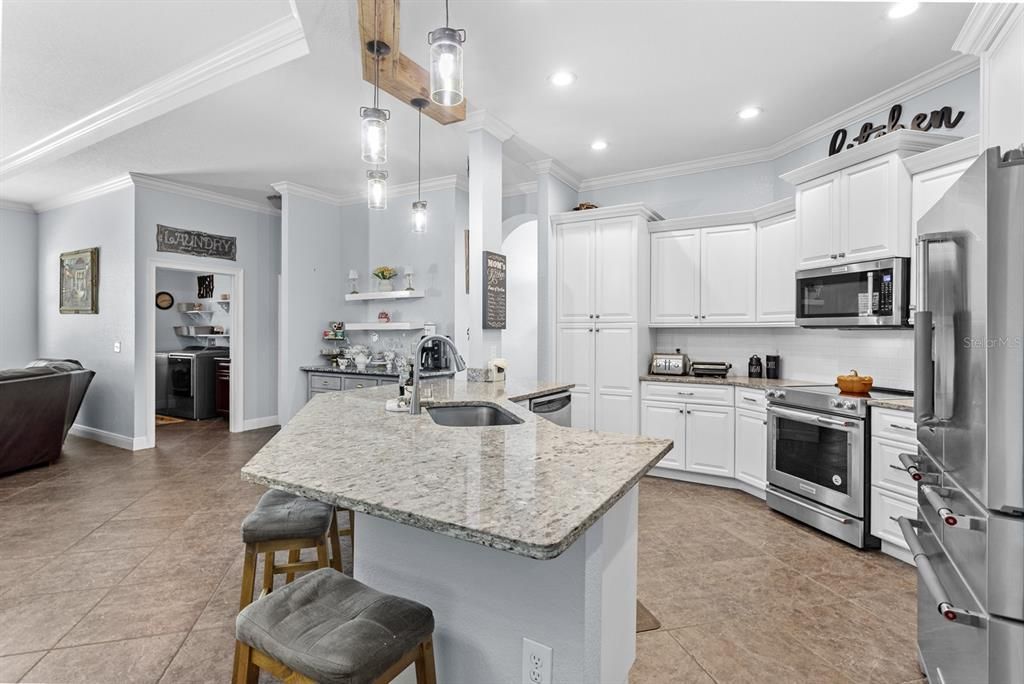 For Sale: $899,000 (5 beds, 3 baths, 4290 Square Feet)