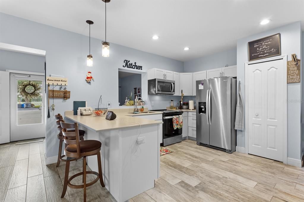 For Sale: $899,000 (5 beds, 3 baths, 4290 Square Feet)