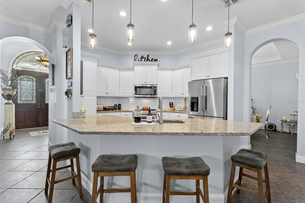 For Sale: $899,000 (5 beds, 3 baths, 4290 Square Feet)