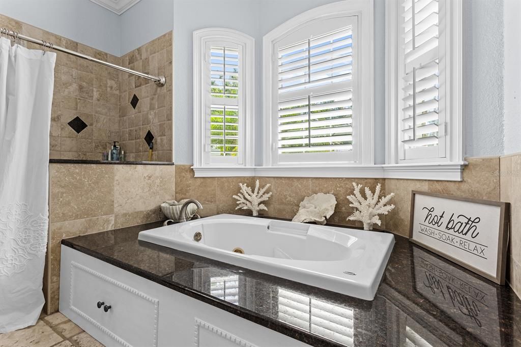 For Sale: $899,000 (5 beds, 3 baths, 4290 Square Feet)