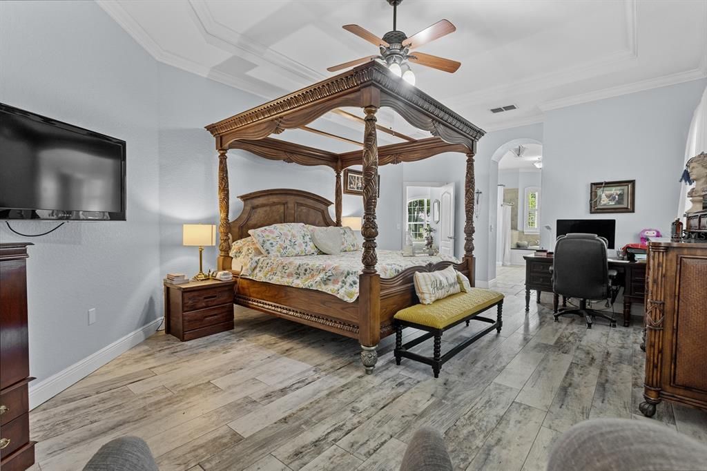 For Sale: $899,000 (5 beds, 3 baths, 4290 Square Feet)