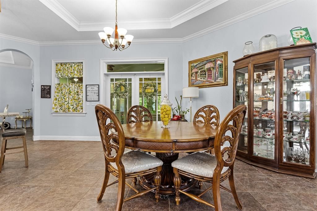 For Sale: $899,000 (5 beds, 3 baths, 4290 Square Feet)