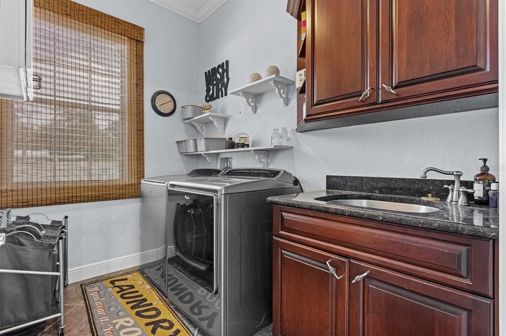 For Sale: $899,000 (5 beds, 3 baths, 4290 Square Feet)