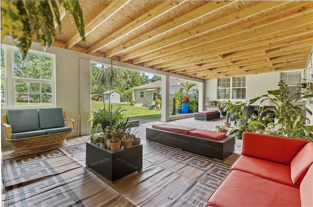 For Sale: $899,000 (5 beds, 3 baths, 4290 Square Feet)