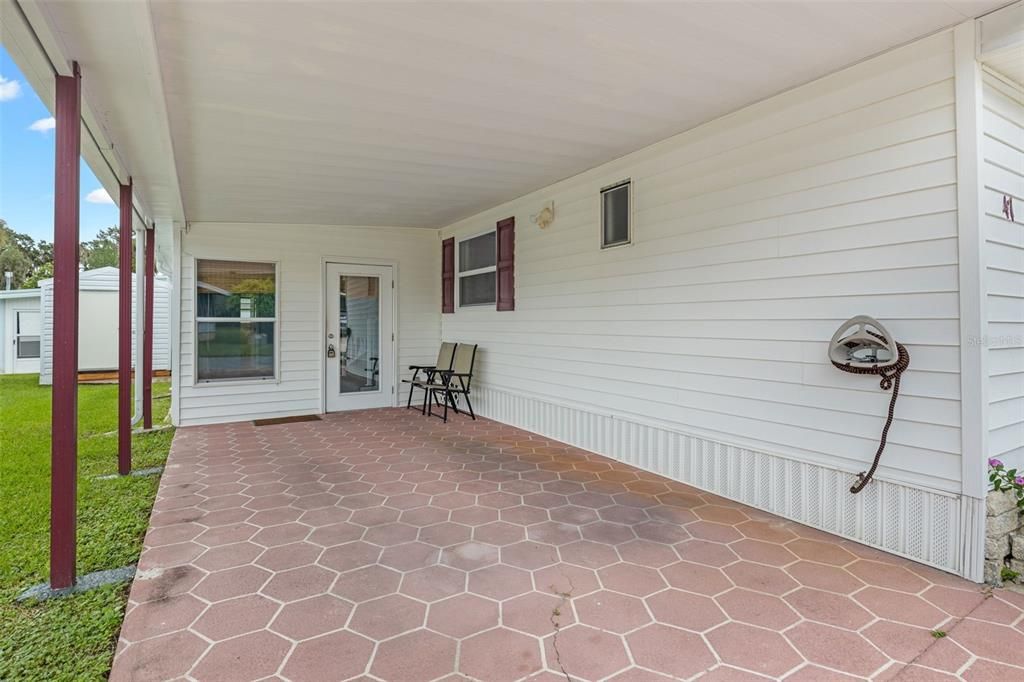 For Sale: $119,000 (2 beds, 1 baths, 1004 Square Feet)