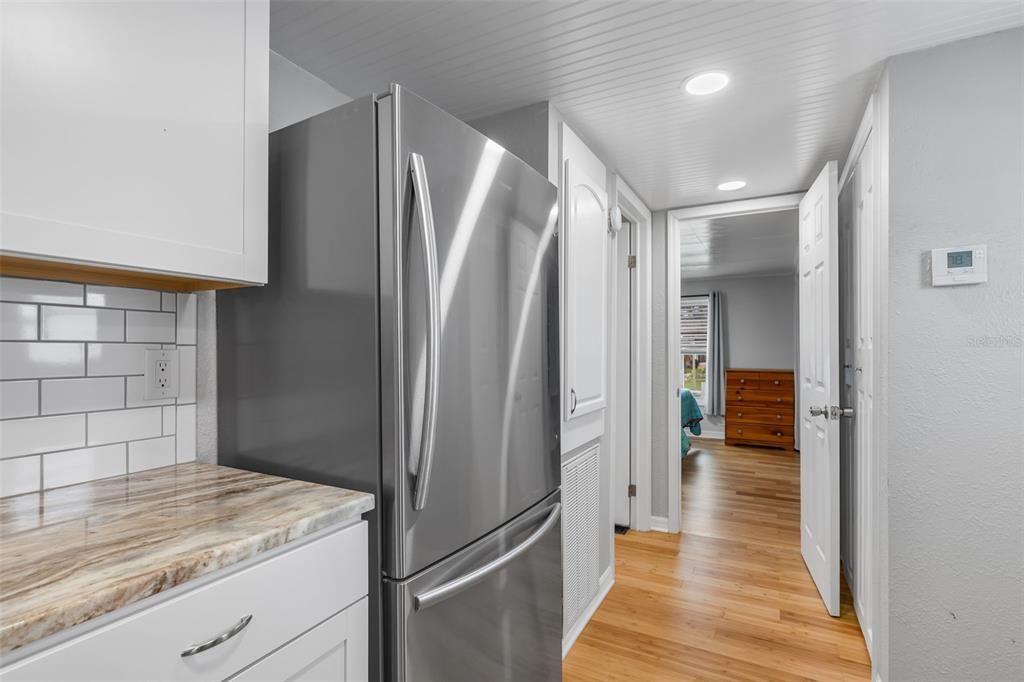 For Sale: $119,000 (2 beds, 1 baths, 1004 Square Feet)