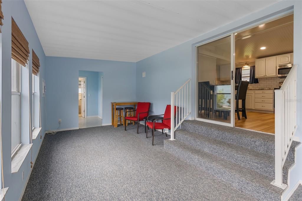 For Sale: $119,000 (2 beds, 1 baths, 1004 Square Feet)