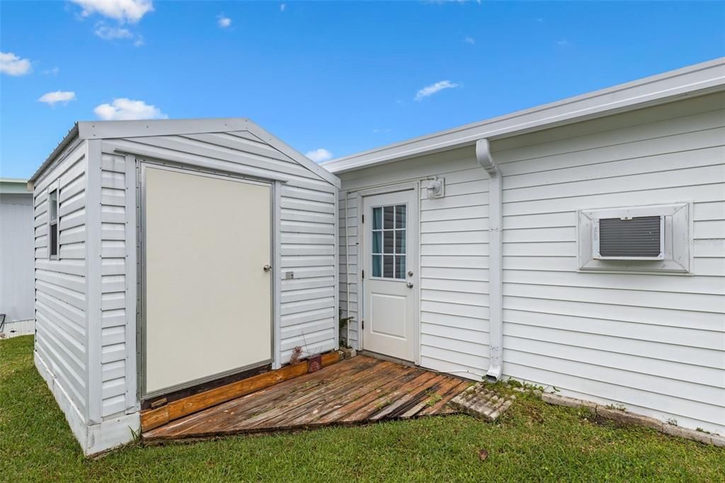 For Sale: $119,000 (2 beds, 1 baths, 1004 Square Feet)