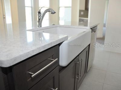 En Venta: $915,000 (4 camas, 4 baños, 3673 Pies cuadrados)