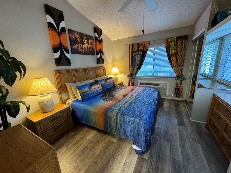 待售: $134,900 (1 贝兹, 1 浴室, 456 平方英尺)