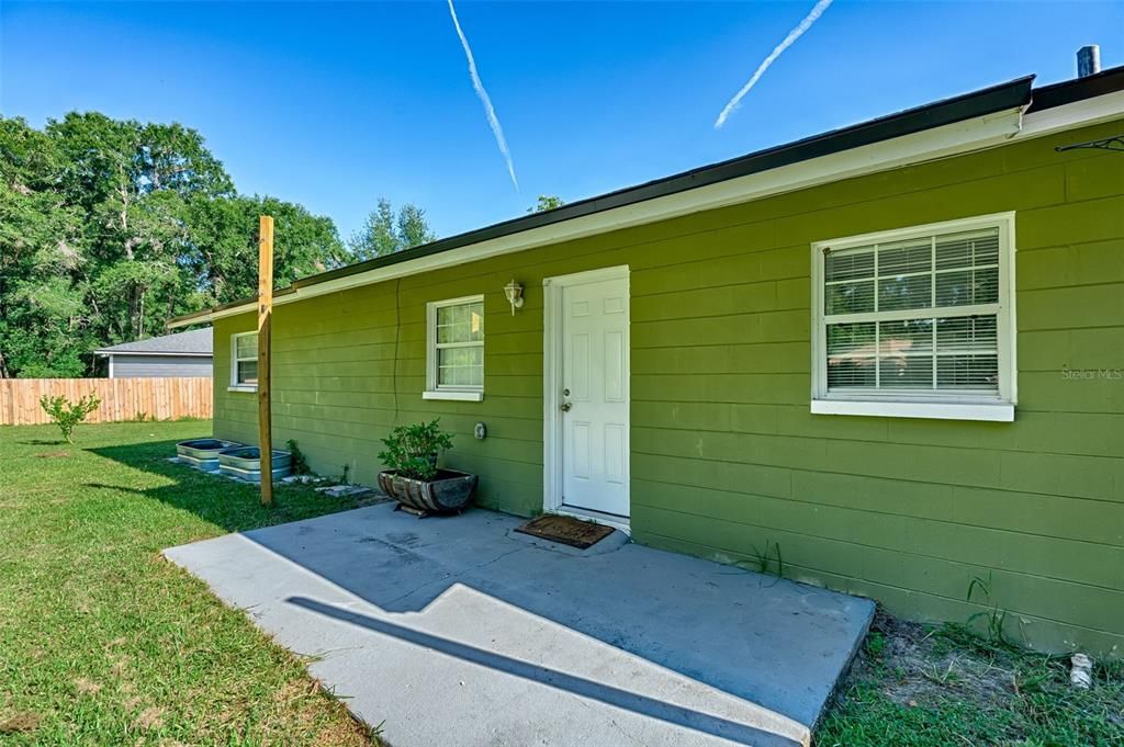 待售: $215,000 (3 贝兹, 1 浴室, 1200 平方英尺)