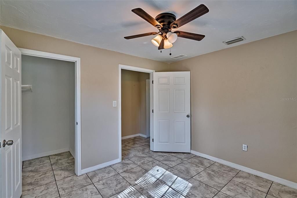 待售: $215,000 (3 贝兹, 1 浴室, 1200 平方英尺)