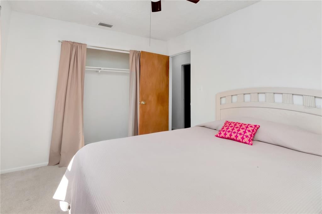 Active With Contract: $274,999 (3 beds, 2 baths, 1248 Square Feet)