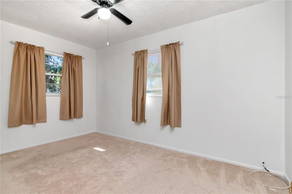 Active With Contract: $274,999 (3 beds, 2 baths, 1248 Square Feet)