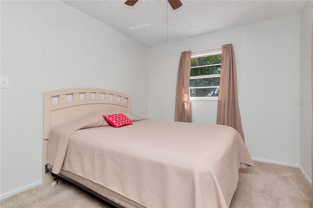 Active With Contract: $274,999 (3 beds, 2 baths, 1248 Square Feet)