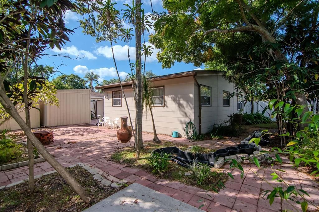 Active With Contract: $274,999 (3 beds, 2 baths, 1248 Square Feet)