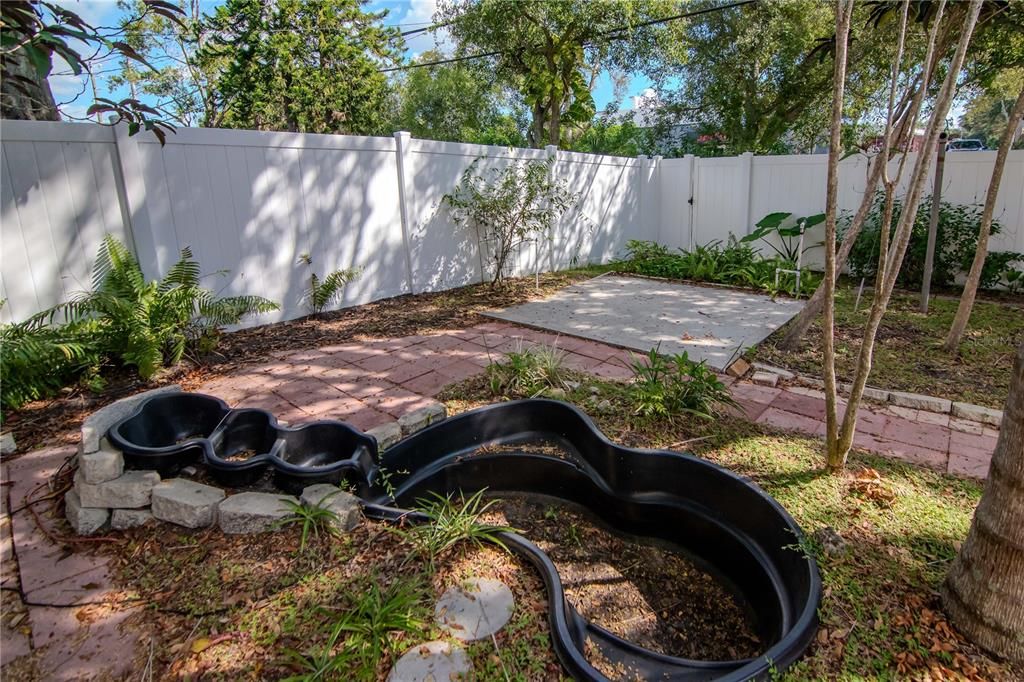 Active With Contract: $274,999 (3 beds, 2 baths, 1248 Square Feet)