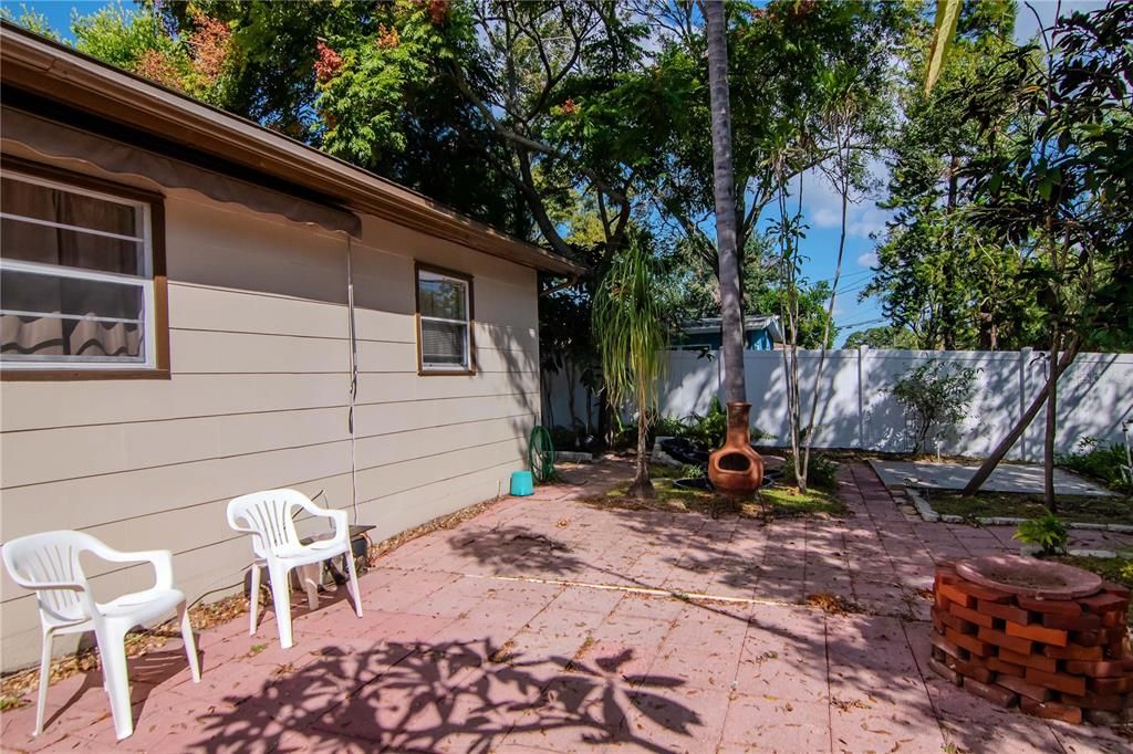 Active With Contract: $274,999 (3 beds, 2 baths, 1248 Square Feet)