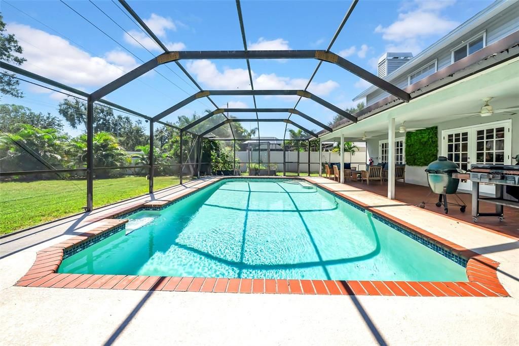 For Sale: $840,000 (3 beds, 2 baths, 2184 Square Feet)