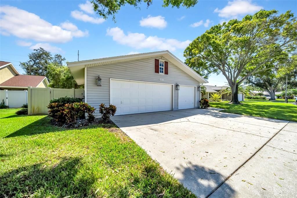 For Sale: $840,000 (3 beds, 2 baths, 2184 Square Feet)