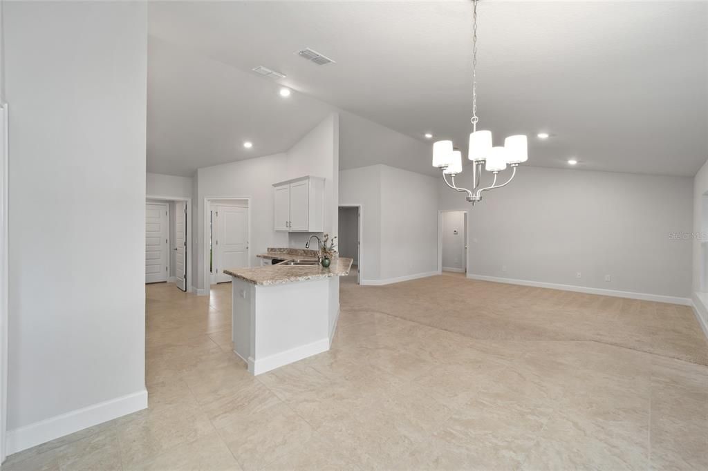 待售: $329,000 (4 贝兹, 2 浴室, 1758 平方英尺)