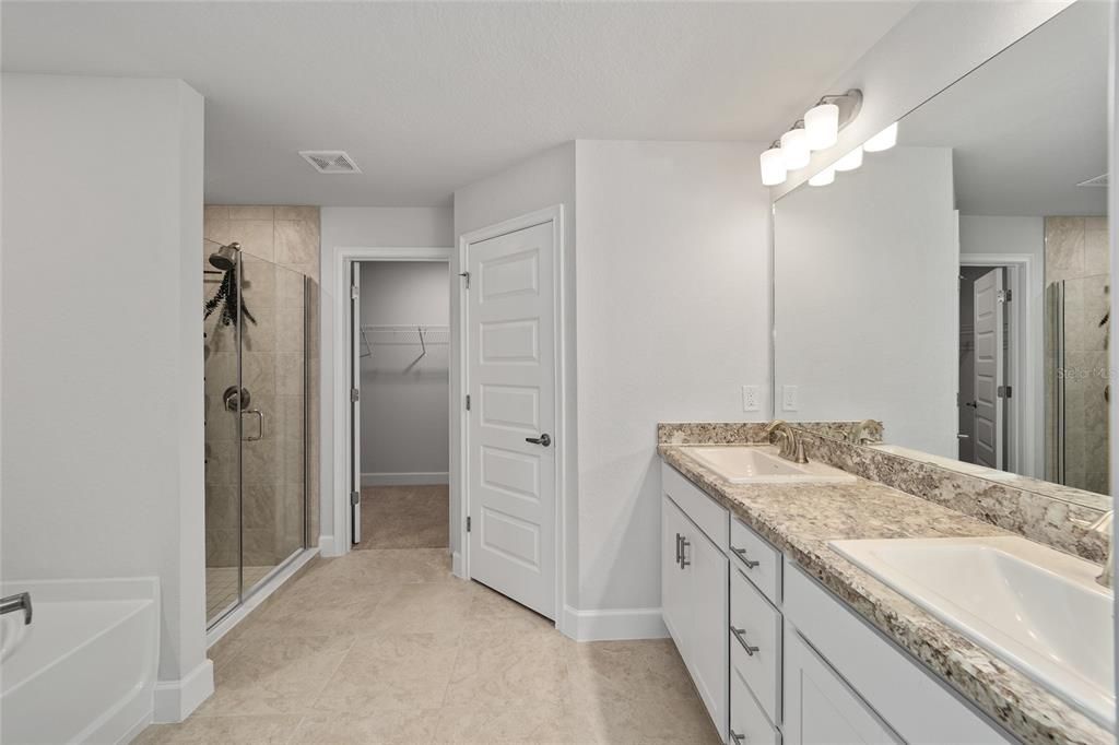 待售: $329,000 (4 贝兹, 2 浴室, 1758 平方英尺)