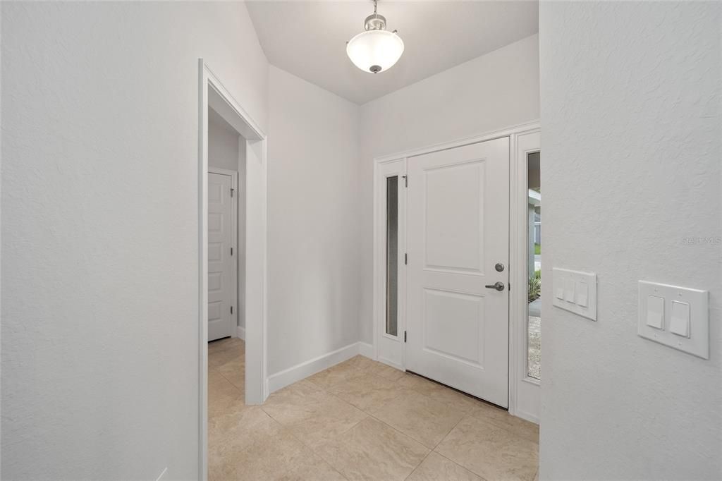 待售: $329,000 (4 贝兹, 2 浴室, 1758 平方英尺)