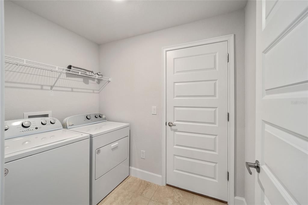 待售: $329,000 (4 贝兹, 2 浴室, 1758 平方英尺)