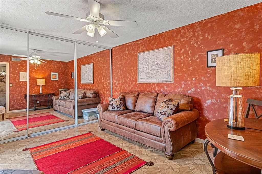 For Rent: $2,800 (2 beds, 2 baths, 1328 Square Feet)